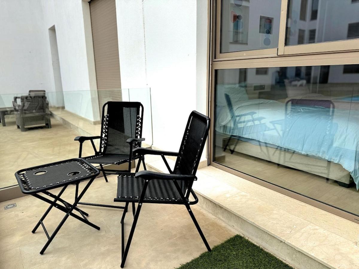 Cosy With Swimming Pool Apartment
